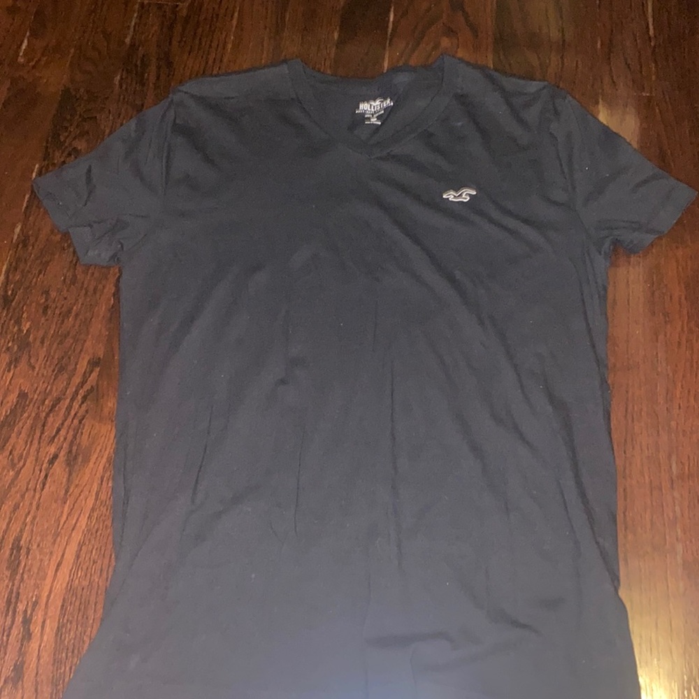 V-neck Hollister T-shirt